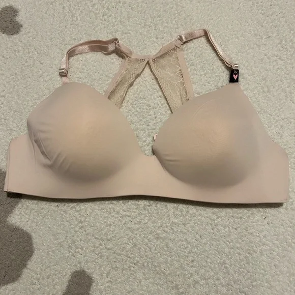 Victoria Secret Bra - Picture 1 of 4